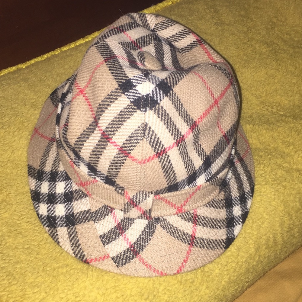 Burberry hat